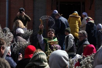 «Осанна в вышних, благословен грядый во имя Господне!»