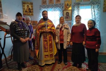 Праздник Покрова встретили верующие жители поселка Новокуровка
