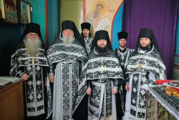 Соборная молитва объединила монашеское духовенство епархии в храме св Иннокентия Иркутского