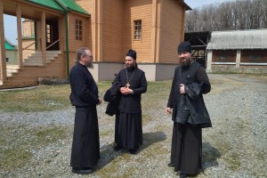 Настоятель Иннокентьевского храма посетил Свято-Троицкий мужской монастырь